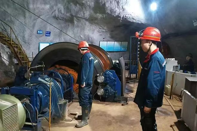 目里的政商纠葛；铜矿三次易手背后局中局麻将胡了模拟器试玩近期监督：融资租赁项(图2)